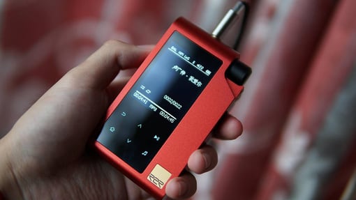 颜值爆表的准旗舰HiFi音乐播放器HIFIMAN R2R2000红衣太子评析